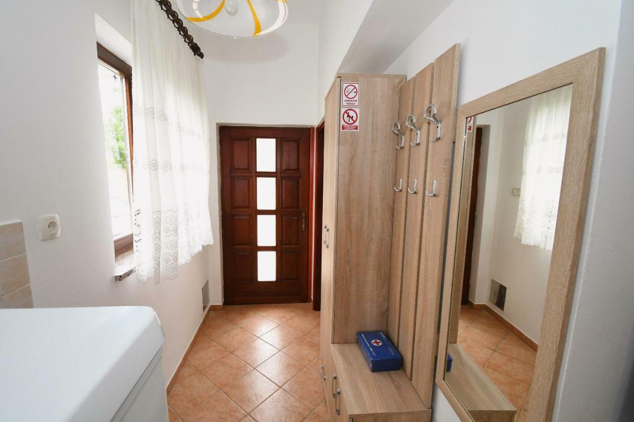 Studio Apartman Kris Marinici  ภายนอก รูปภาพ
