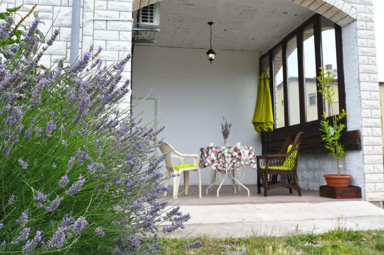 Studio Apartman Kris Marinici  ภายนอก รูปภาพ